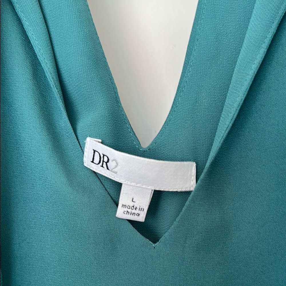 DR2 Teal Sleeveless Blouse . Flows great - Picture 3 of 6
